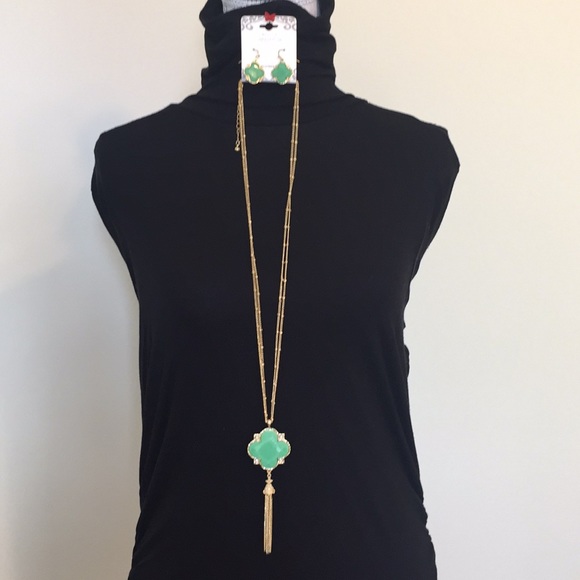 Beautiful 18” Necklace W/ Matching Dangle Earrings - Picture 5 of 8